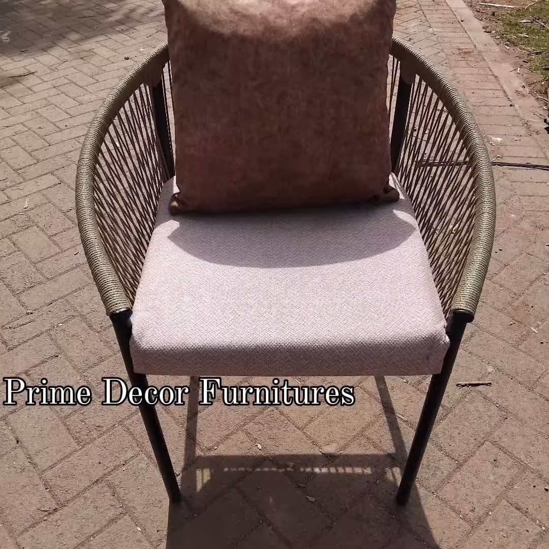 Cozy Rope Woven Indoor/Outdoor 4-Seater Set & Table