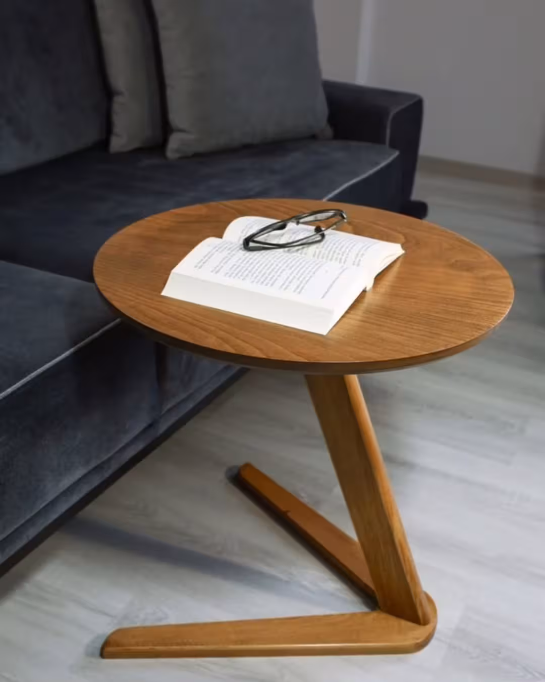 Modern Solid Rubber Wood C-Shaped End Table
