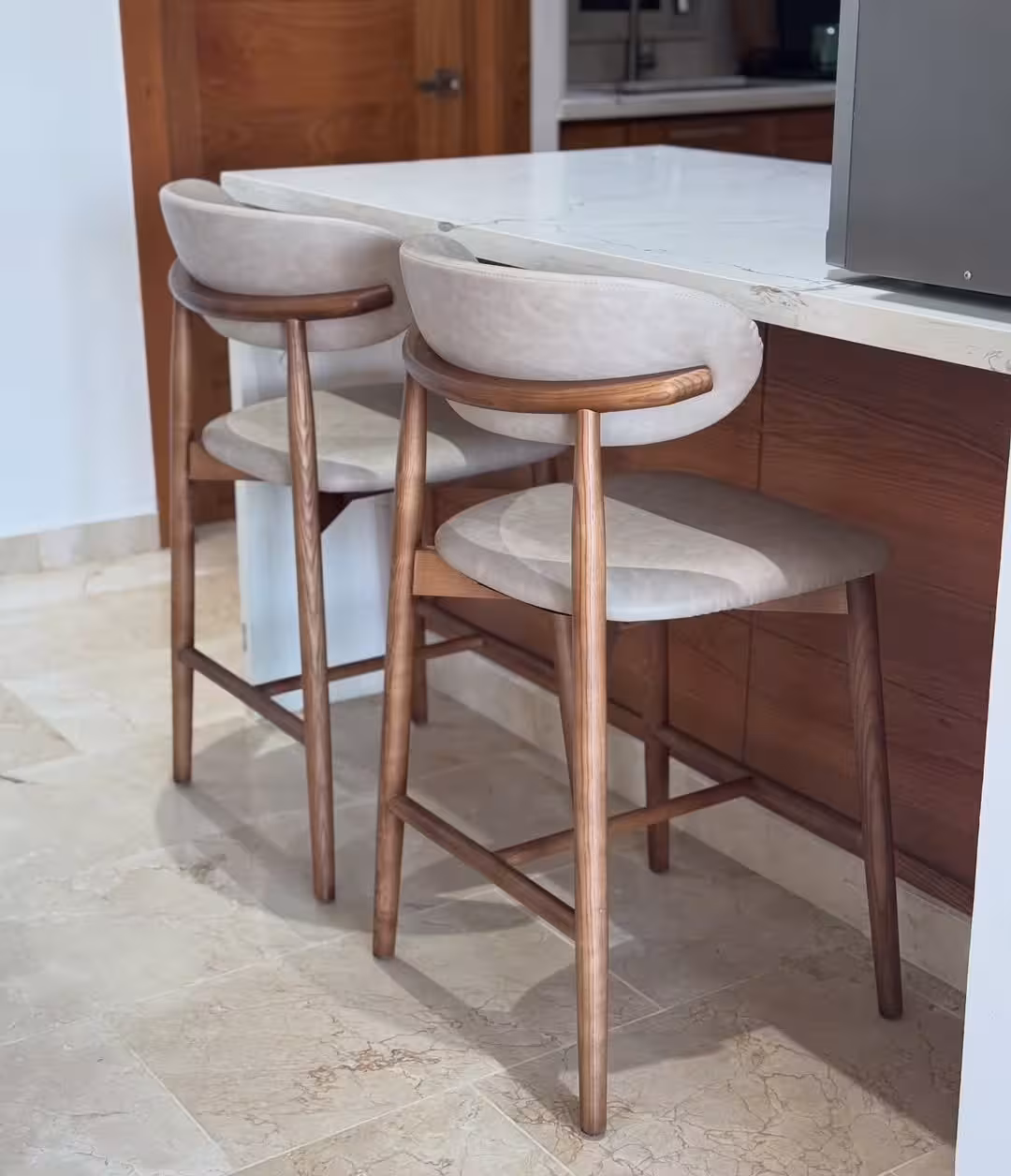 Nordic Curve Artisan Counter Stool