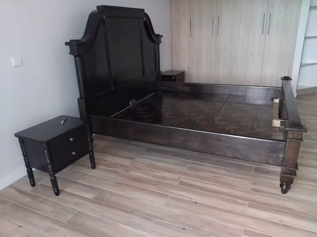 Royal Heritage 6x6 Bedroom Suite